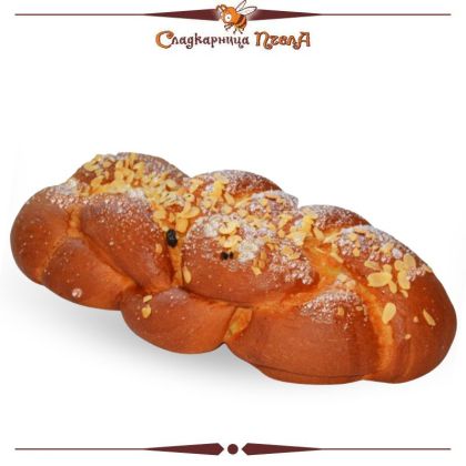 Козунак със стафиди и бадеми